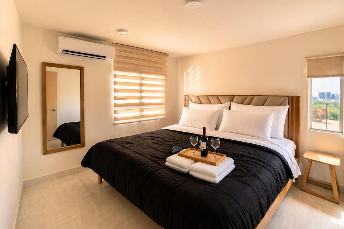 Inawa - Sleeps 6 - 7 Min Walking From