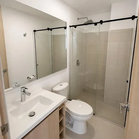 Inawa - Sleeps 6 - 7 Min Walking From Apartamento